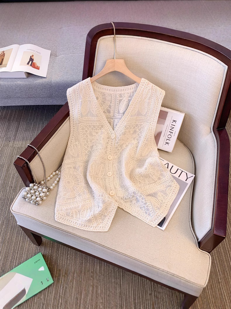 Picture of Strength recommend Solid Color Design Sense Sleeveless Cardigan Vest Women's Summer New French Hollow All-match Top 2025