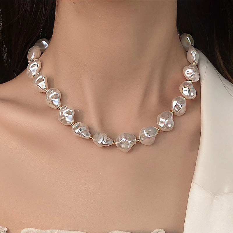 Cross-border New Alien Natural Baroque Pearl Necklace French Elegant Fashionable Pearl Pendant Clavicle Chain