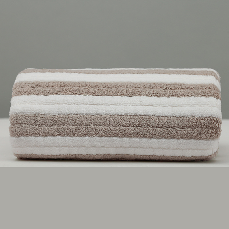 Picture of New Coral Velvet Cloud Plaid Towel, Water-Absorbent, Quick-Drying Candy Corduroy, Non-Shedding, Soft Edge-Wrapped Bath Towel