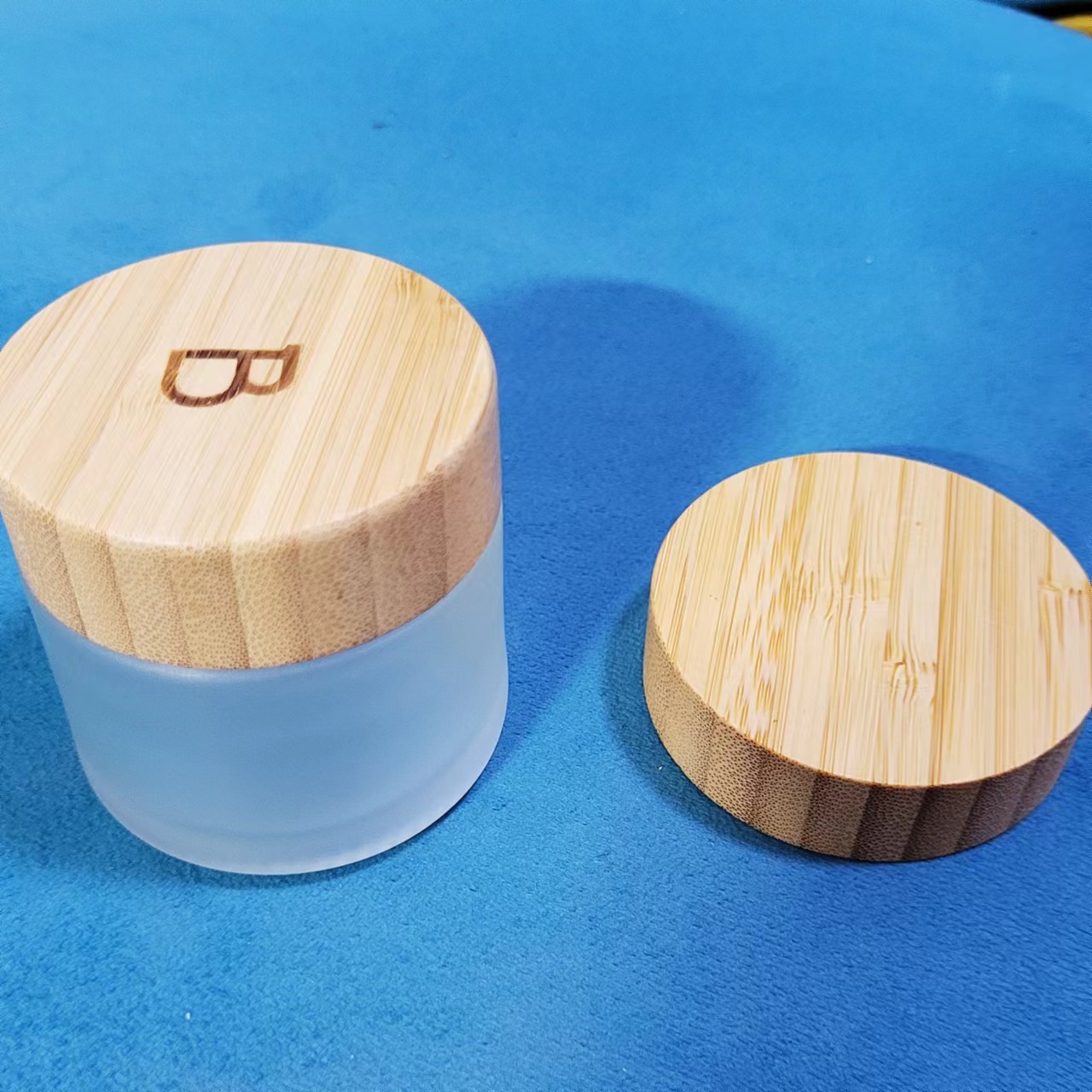Picture of Inner plastic parts bamboo and wood lid cream bottle transparent frosted glass cream bottle powder bottle ointment mask sub-bottled wholesale