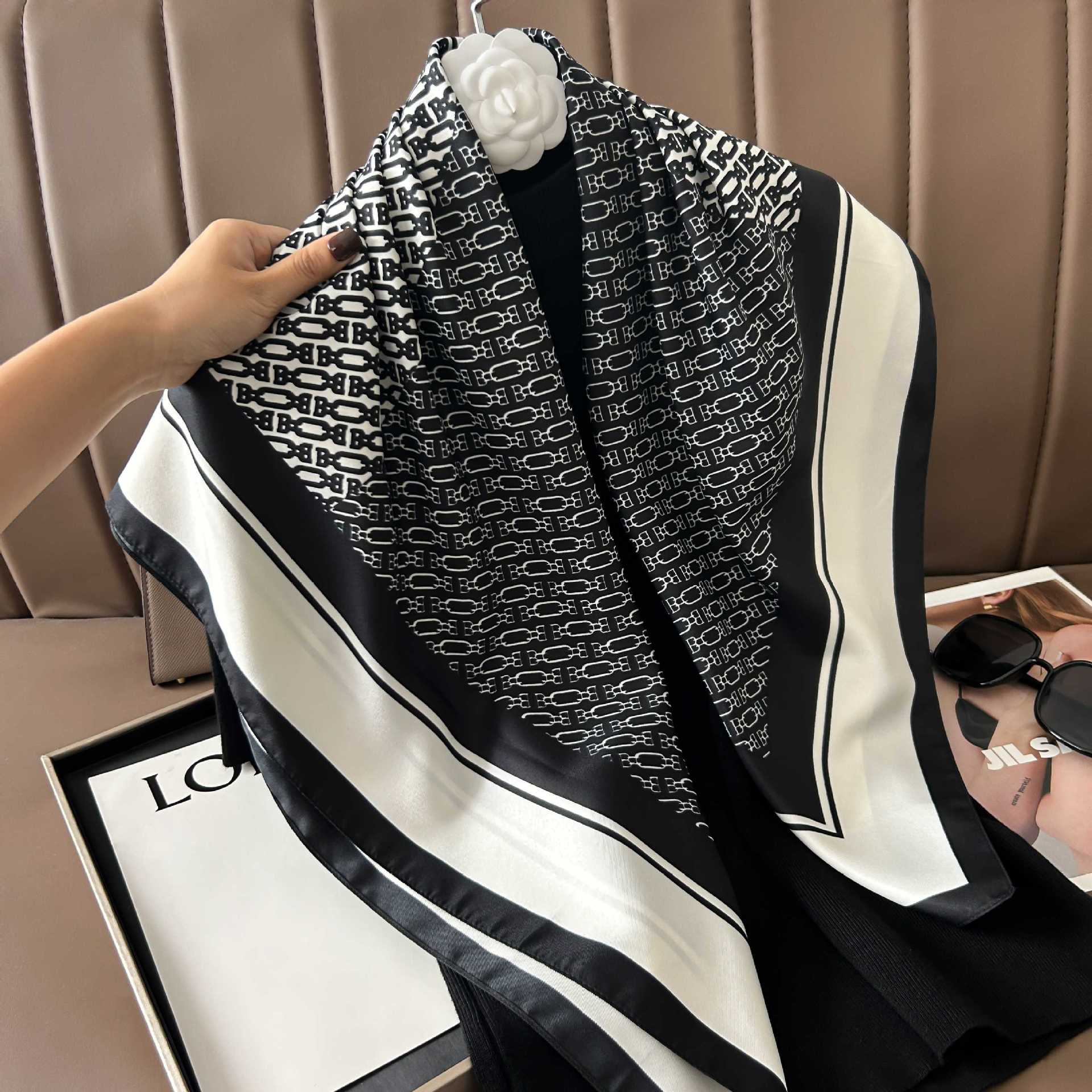 Picture of New 90cm Large Square Silk Elegant High-grade Decorative Shawl Women's Silk Scarf Fashion All-match Professional Scarf