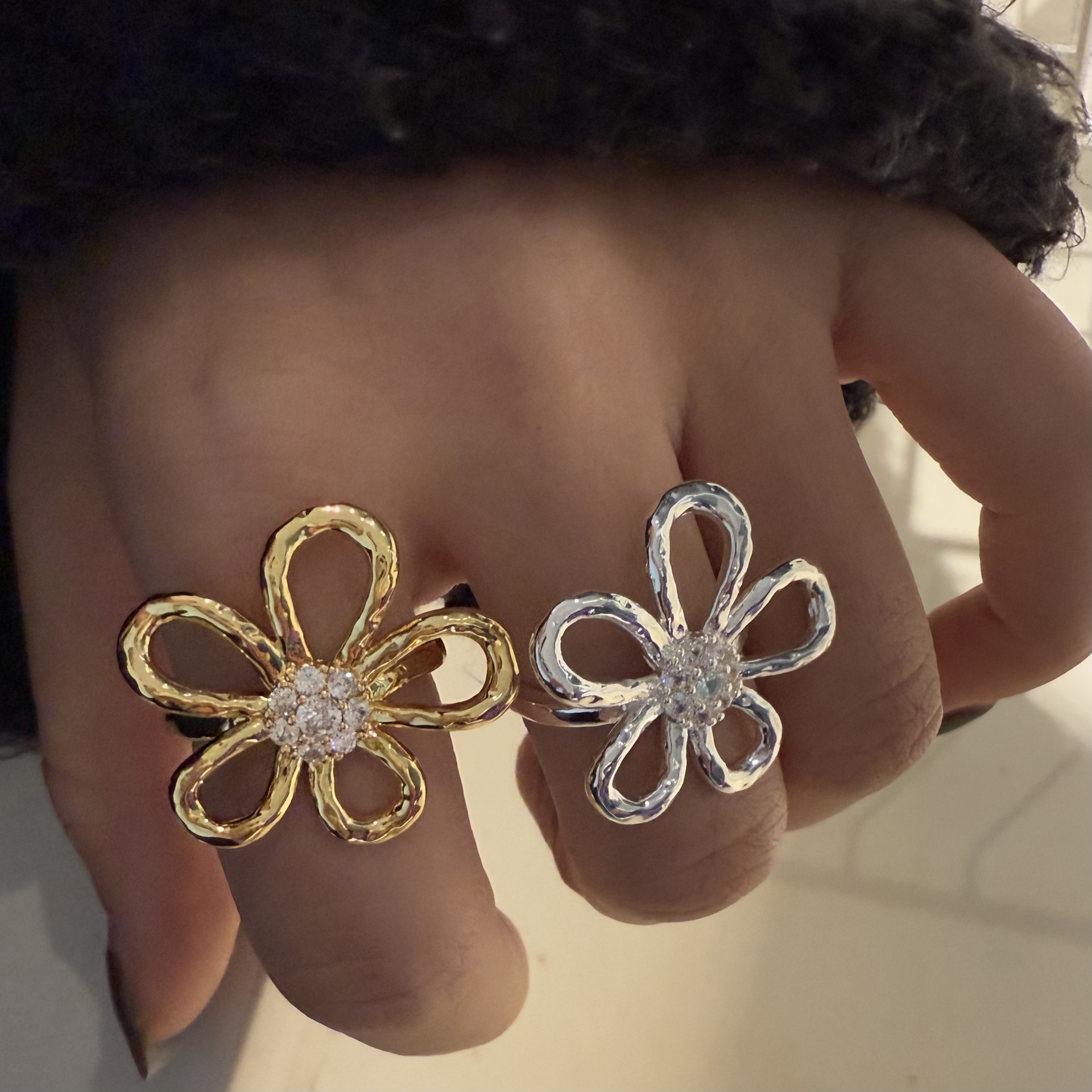 Brass Real Gold Plated Zircon Ring Design Sense Niche High Sense Five-petal Flower Ring Finger Ring New Style