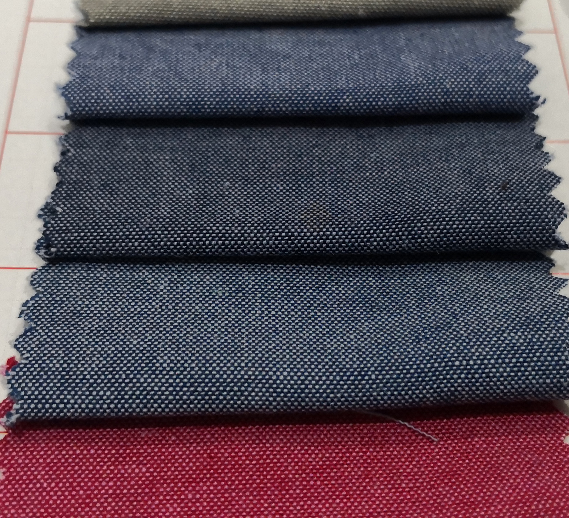 Spot supply 21s polyester cotton interwoven CVC shirt color cloth high density youth cloth hat clothing fabric