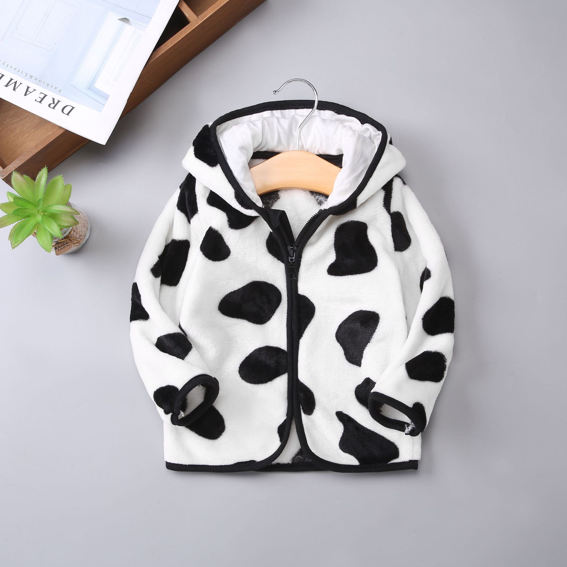 Picture of Girls' Coat Spring Autumn and Winter Children's Baby fleece-lined Thickened Boys' Plush Baby Coat Western Style Warm Top