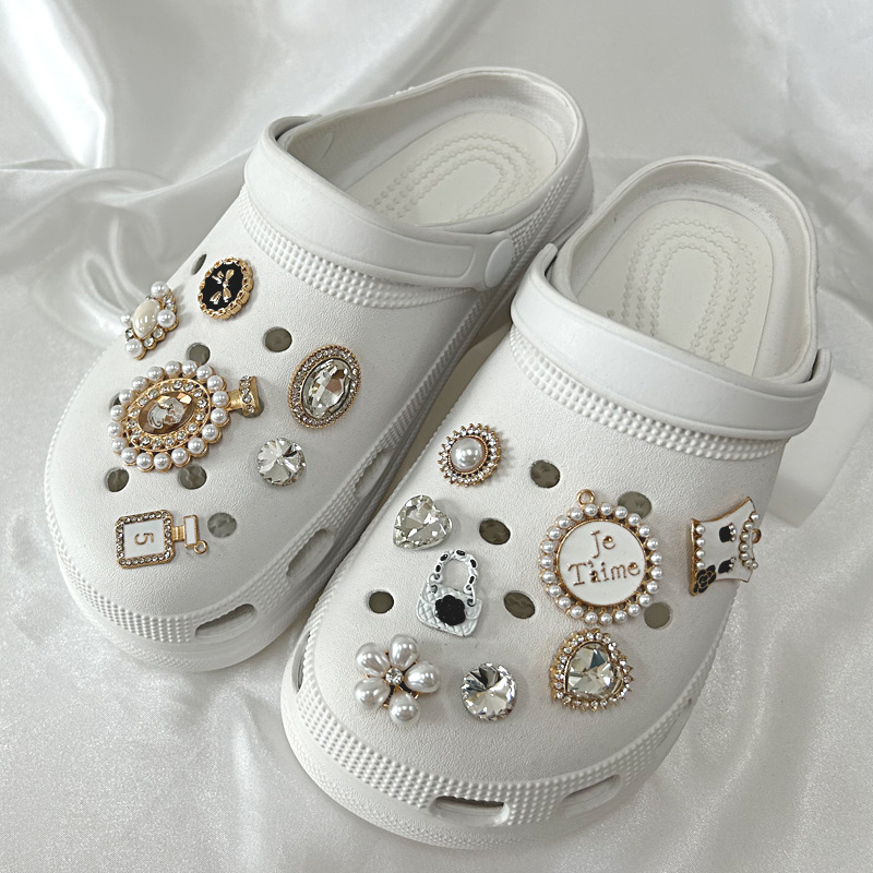 Shoe flower small fragrant style hole shoes accessories handmade pearl texture shoe buckle DIY garden shoes decorative three-dimensional detachable