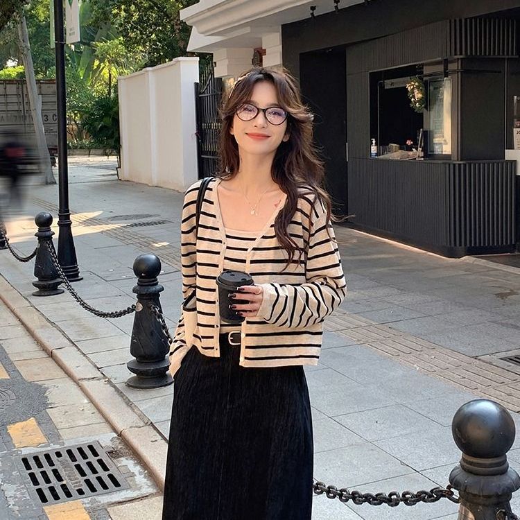 Striped Vest Knitted Suspender Cardigan Two-Piece Jacket Women's 2025 Korean Design Contrasting Color Top Suit Trendy