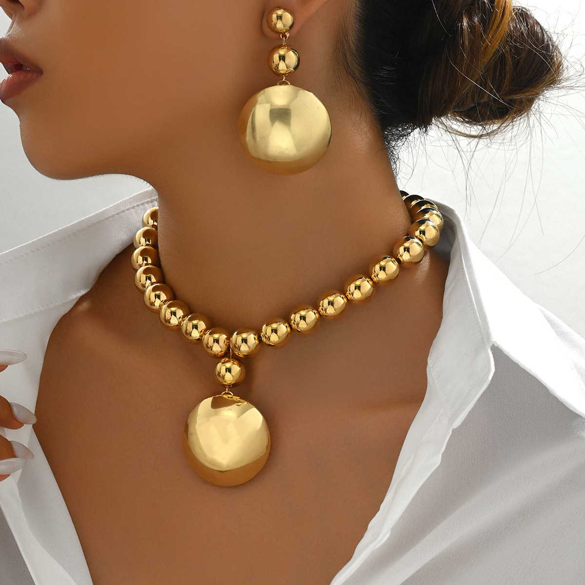Cross-border European and American fashion women's jewelry suit personalized metal round bead necklace niche high-end pendant earrings