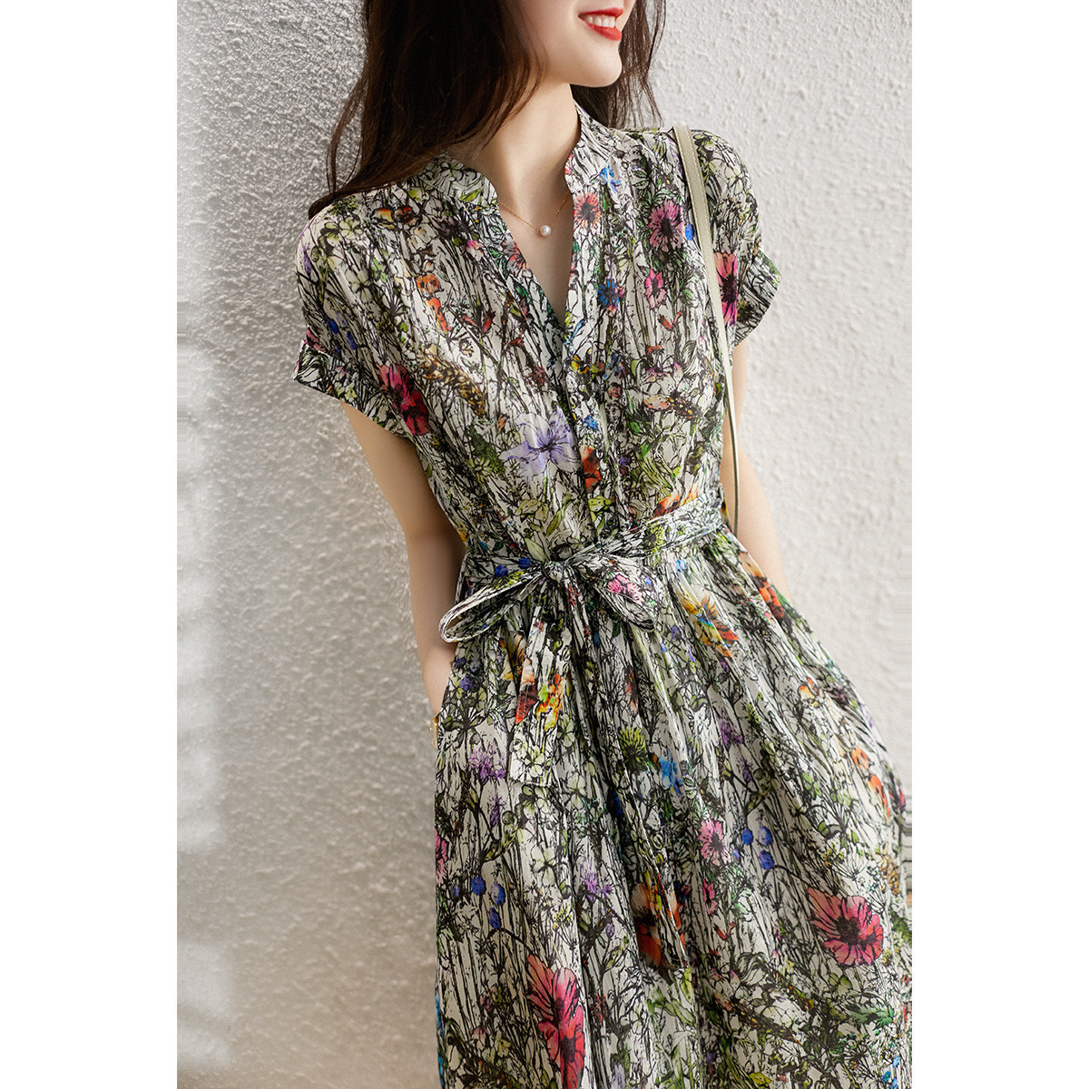Vintage Printed dress 2024 Summer New Elegant Fashionable V-Neck Lace-up Waist Age-reducing Mid-length Skirt
