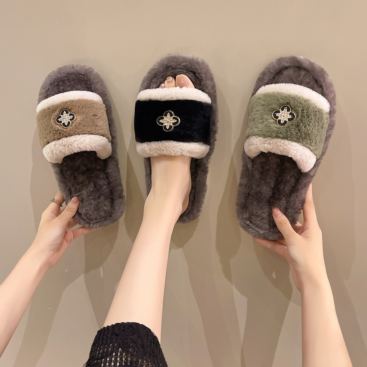 Cross-Border Foreign Trade New Home Four-Leaf Flower Rhinestone Furry Slippers for Women Autumn and Winter Fashion One-Line Thick-Soled Cotton Slippers
