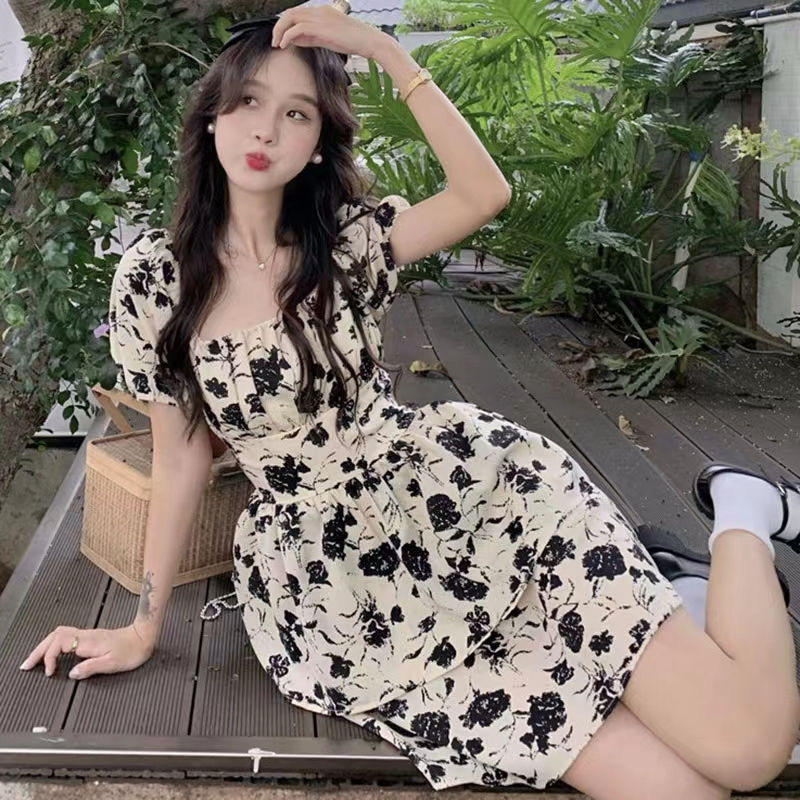 Design Bow Backless Princess Dress Women's Summer 2024 New Tight Waist Slimming Floral Short Sleeve dress