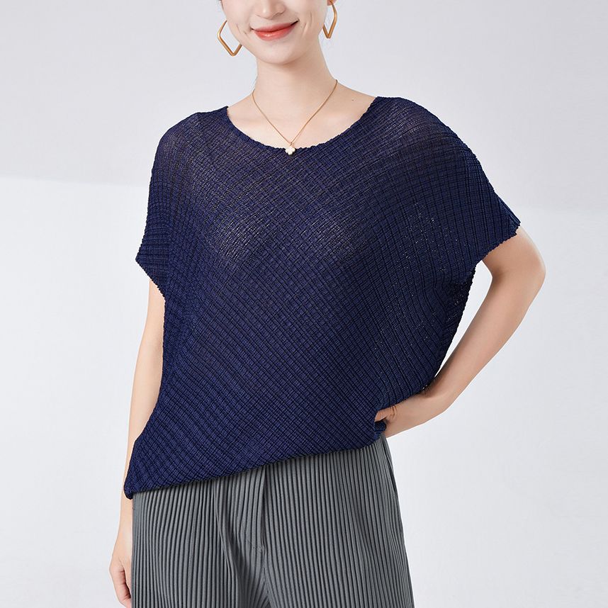 Loose Short-sleeved T-shirt Women's Lightweight Breathable Bat-sleeved Miyake plus size Flesh Covering All-match Pleated Top