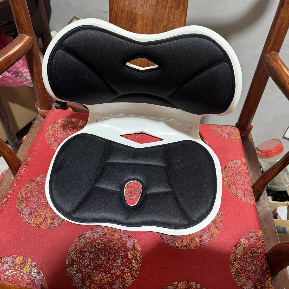 Picture of Student Children's Cushion Chair Waist Protection Cushion Sitting Posture Chair Correction Sitting Posture Sedentary Not Tired Office Waist Protection Cushion