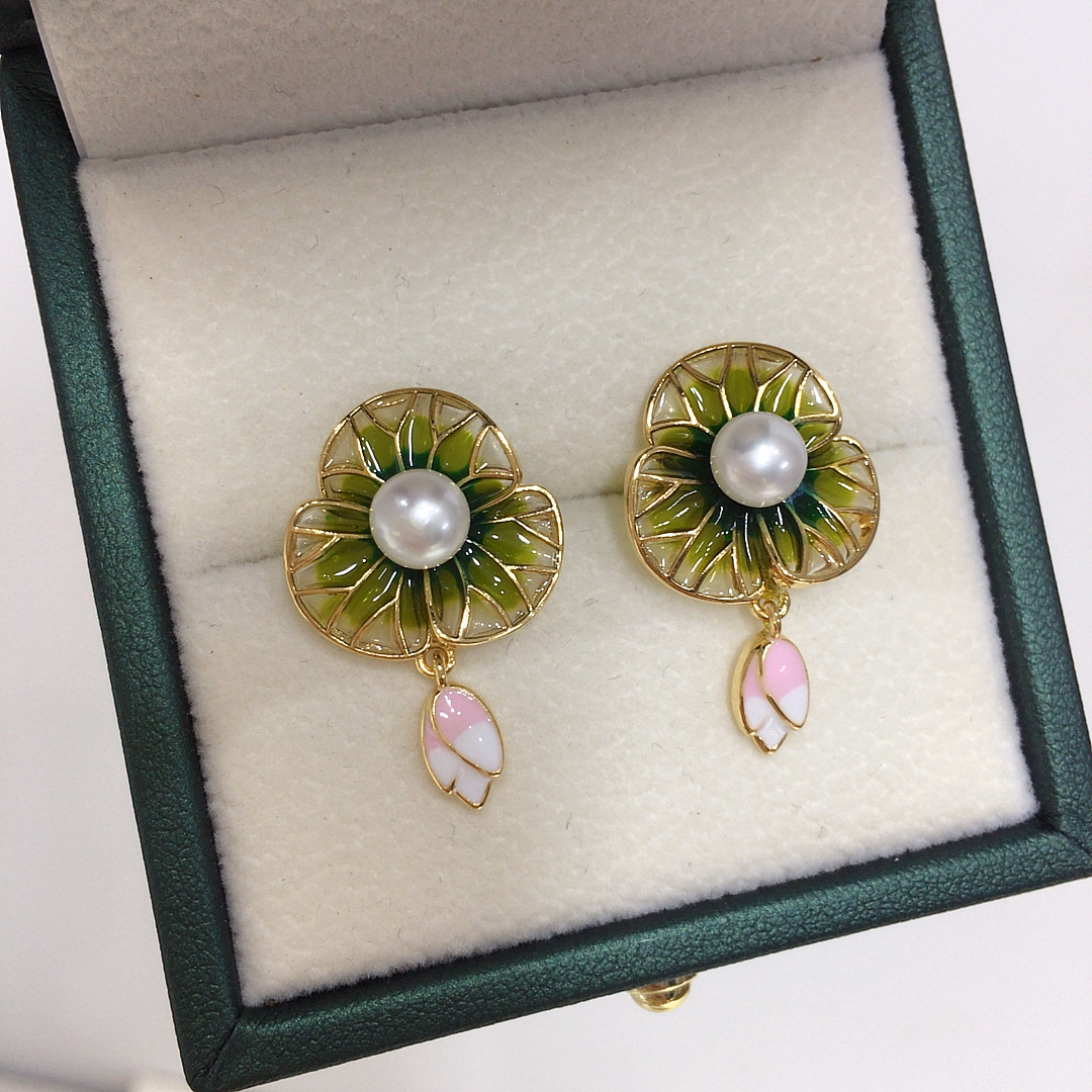 New Chinese Natural Freshwater Pearl Earrings Female Guofeng Lotus Pond Moonlight Pearl Earrings S925 Sterling Silver Earrings Wholesale