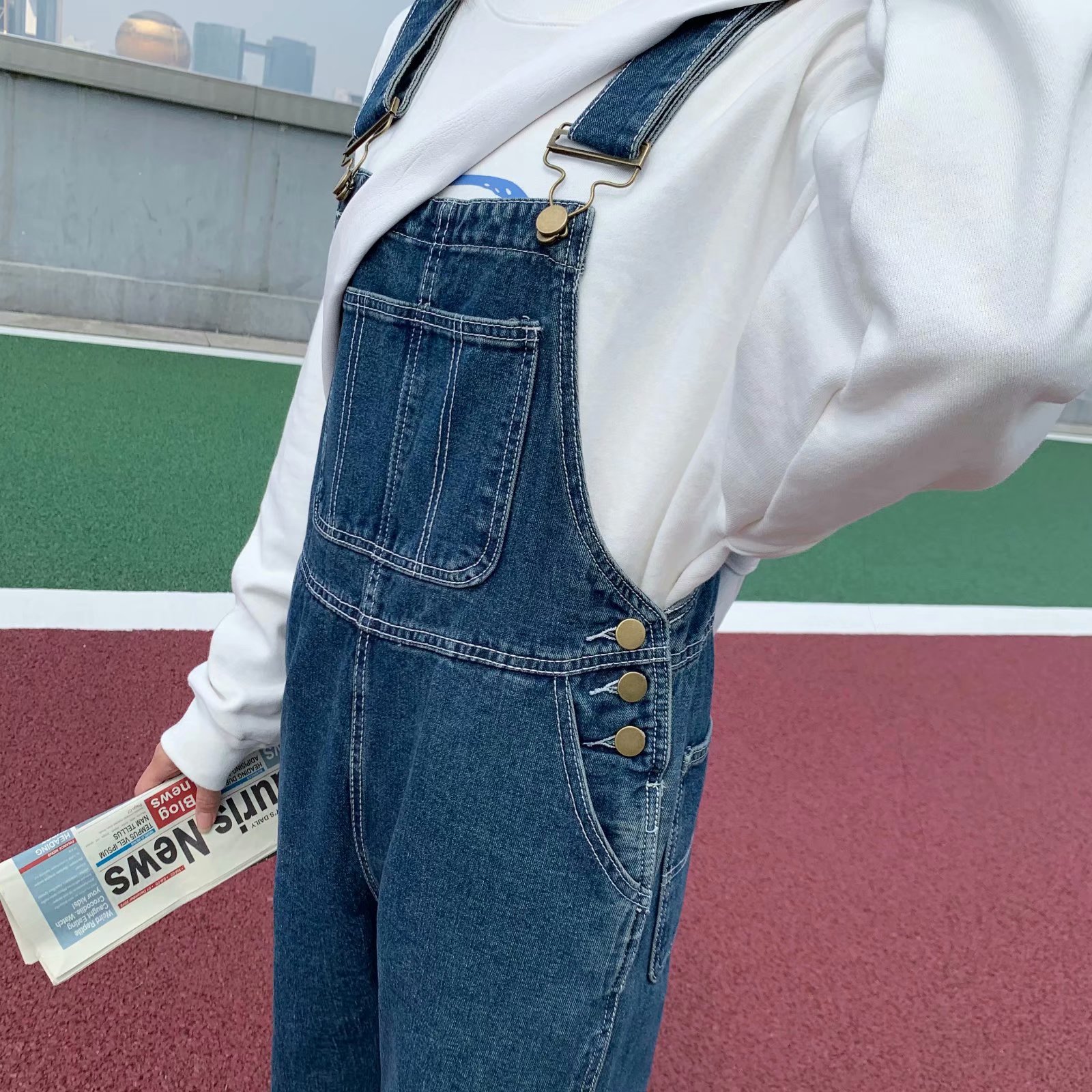 Retro blue Denim suspender pants for women 2023 autumn new small design loose wide leg mopping jumpsuit