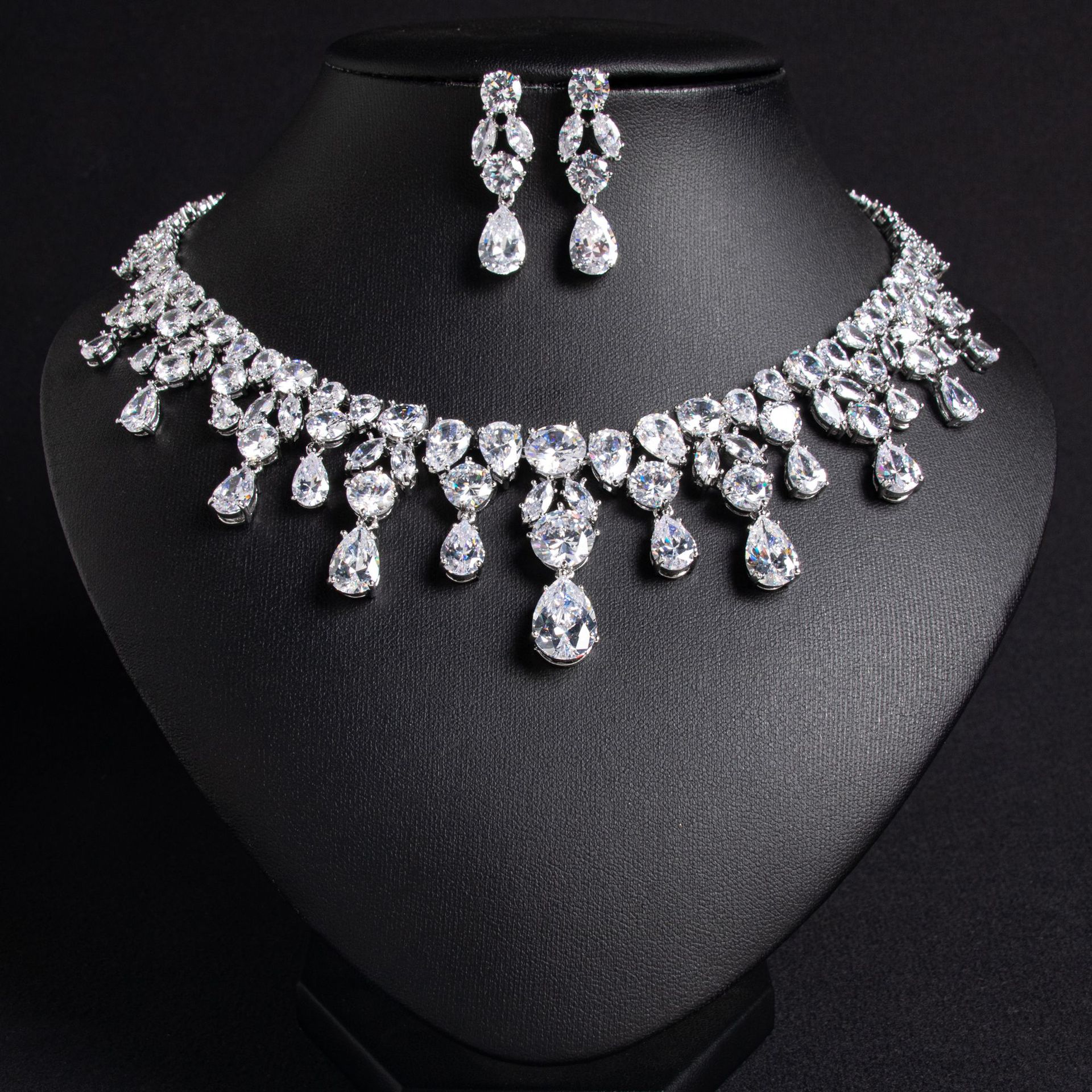 AliExpress Foreign Trade Cross-border Explosions European and American Style Luxury Bridal Jewelry suit Necklace Casual Simple Chain Jewelry
