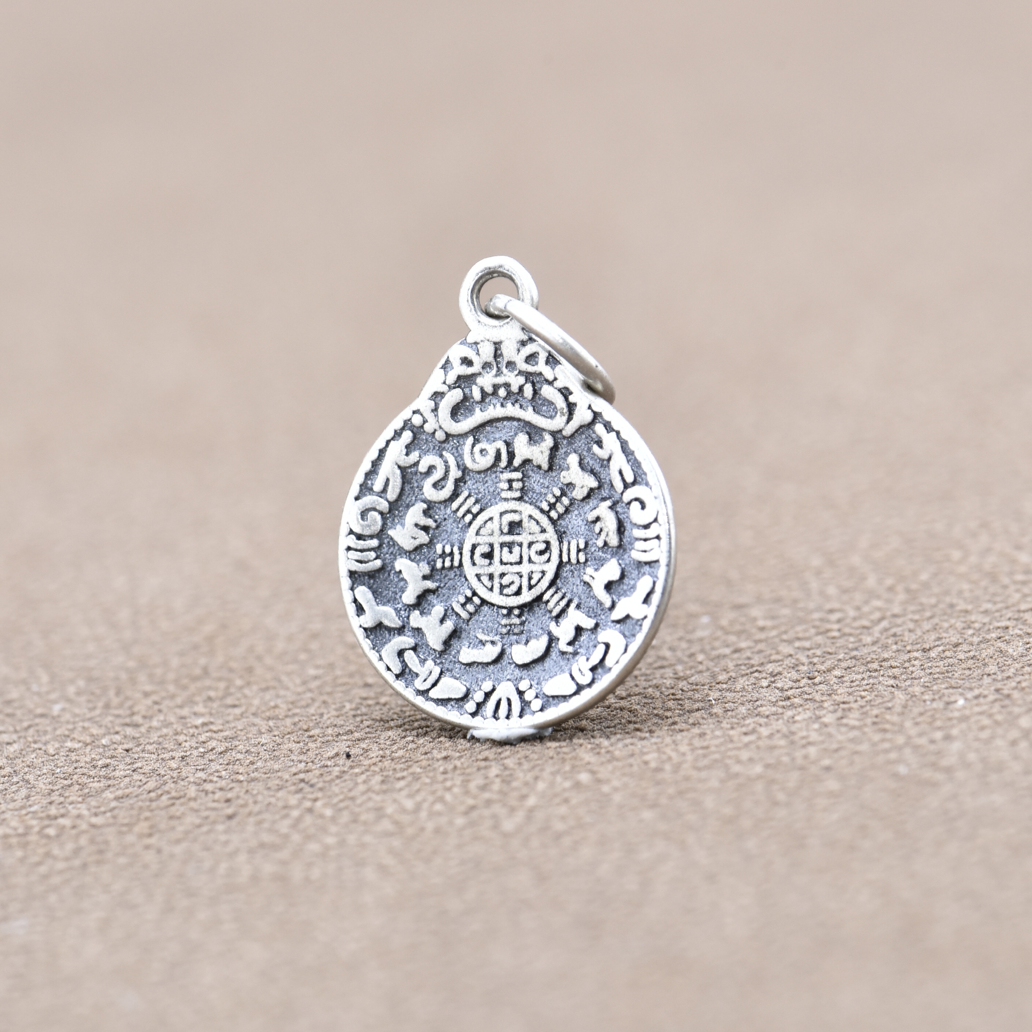 Yiluya S925 Silver small Nine Palace Eight Diagrams pendant Xizang zodiac pendant accessories handmade DIY accessories