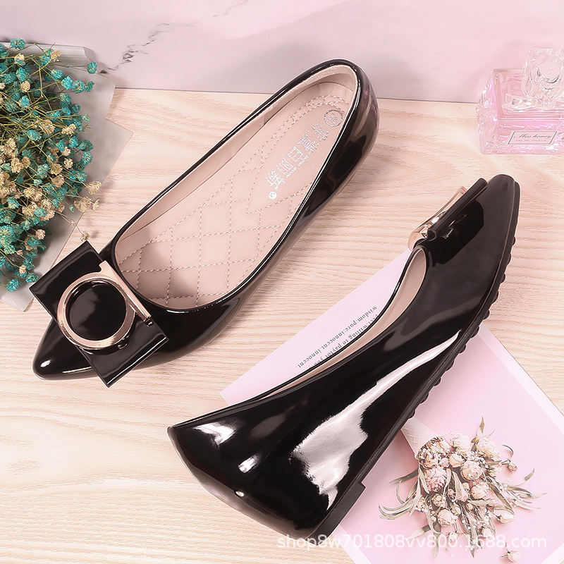 Picture of Inner Heightening Beanie Shoes Patent Leather 2025 Spring New Versatile Work Shoes Small Size Women's Shoes 313233 Wedge Shoes
