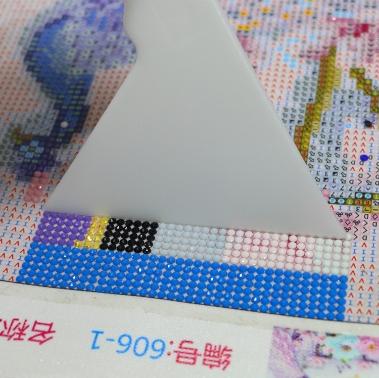 Picture of Diamond Drawing Ruler Set Point Drill Artifact Universal Net Ruler Diamond Embroidery Point Drill Tool Cross-border New Products Customized by Manufacturers