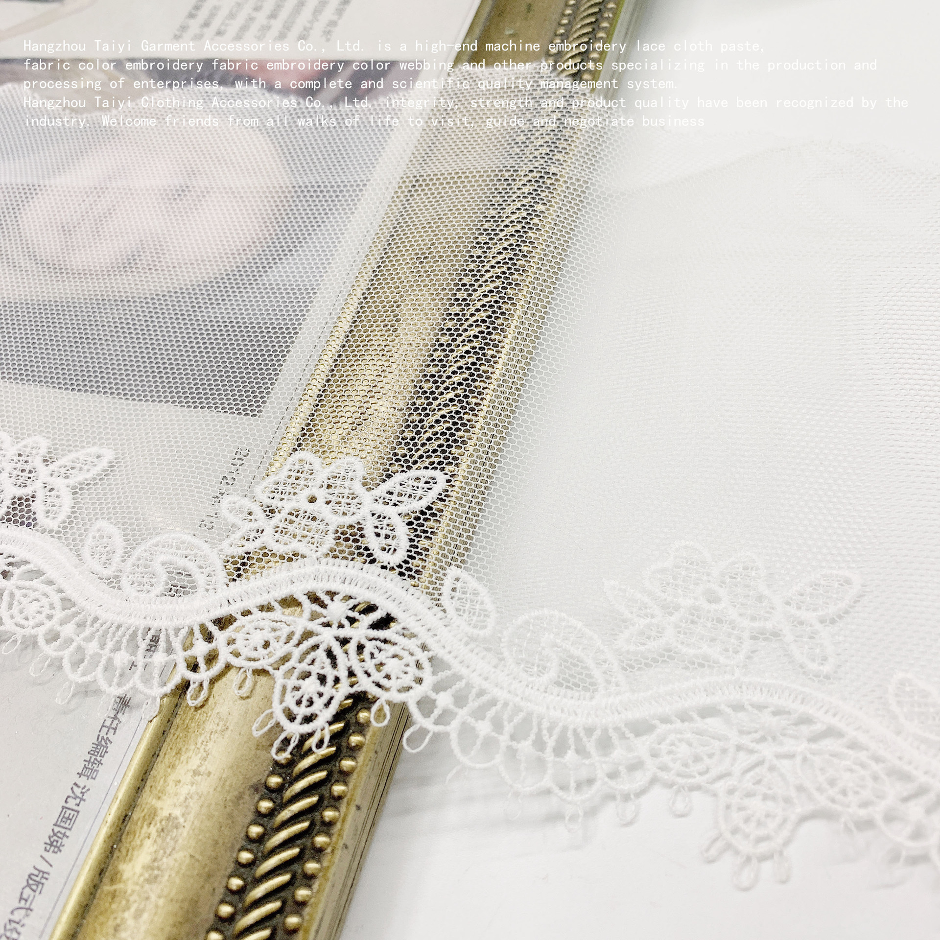Flower height 4CM leave 6CM mesh upper and lower hand cut net mesh lower hollow water soluble flower bar code lace