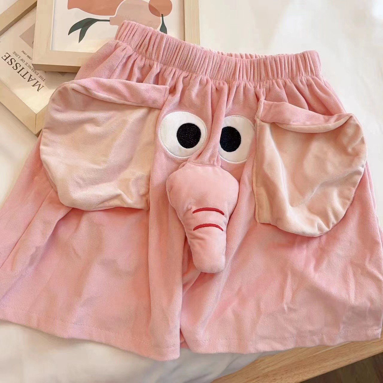Picture of Three-Dimensional Cute Funny Elephant Shorts Summer Pants for Men and Women Loose Ugly Little Flying Elephant Couple Student Pajamas Pants