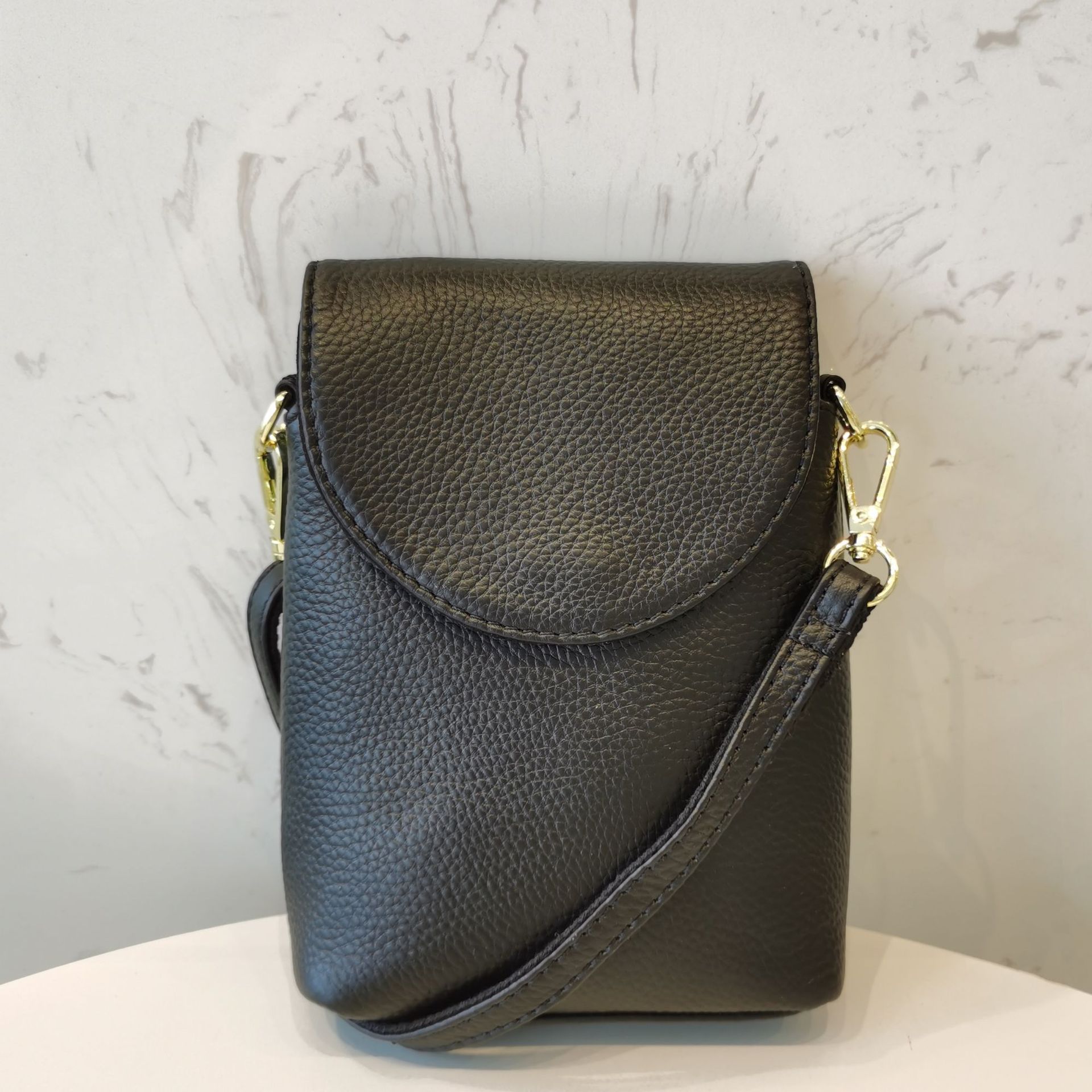 Picture of Top Layer Cowhide Mobile Phone Bag Mini Small Bag Women's Bag 2025 New All-match Genuine Leather Women's Coin Purse Crossbody Bag