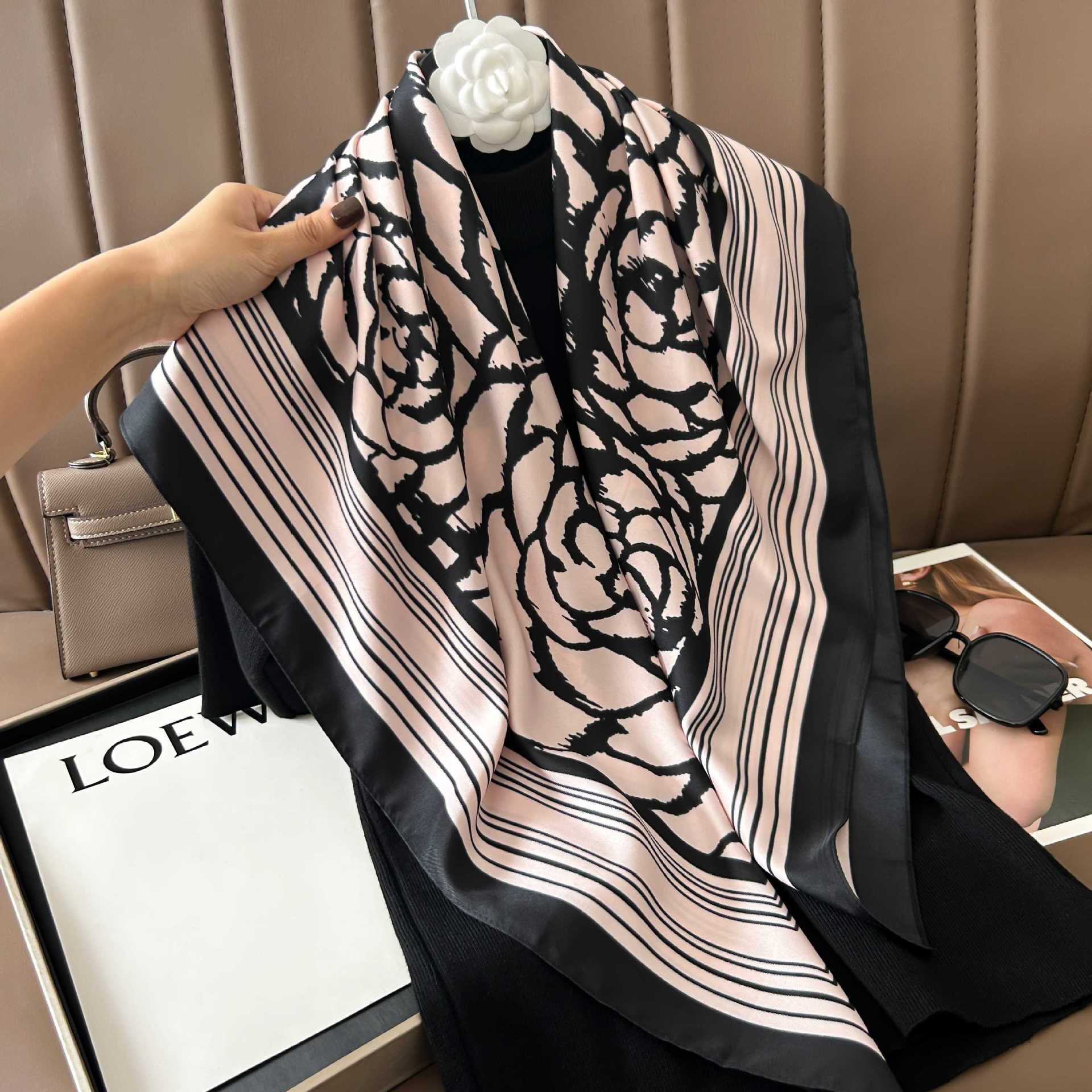 Picture of New 90cm Large Square Silk Elegant High-grade Decorative Shawl Women's Silk Scarf Fashion All-match Professional Scarf