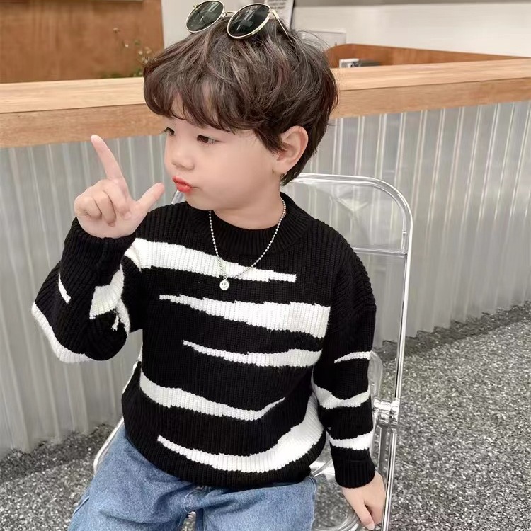 2024 Hong Kong style autumn and winter New ins Hong Kong style striped round neck sweater sweater boys' loose trendy top