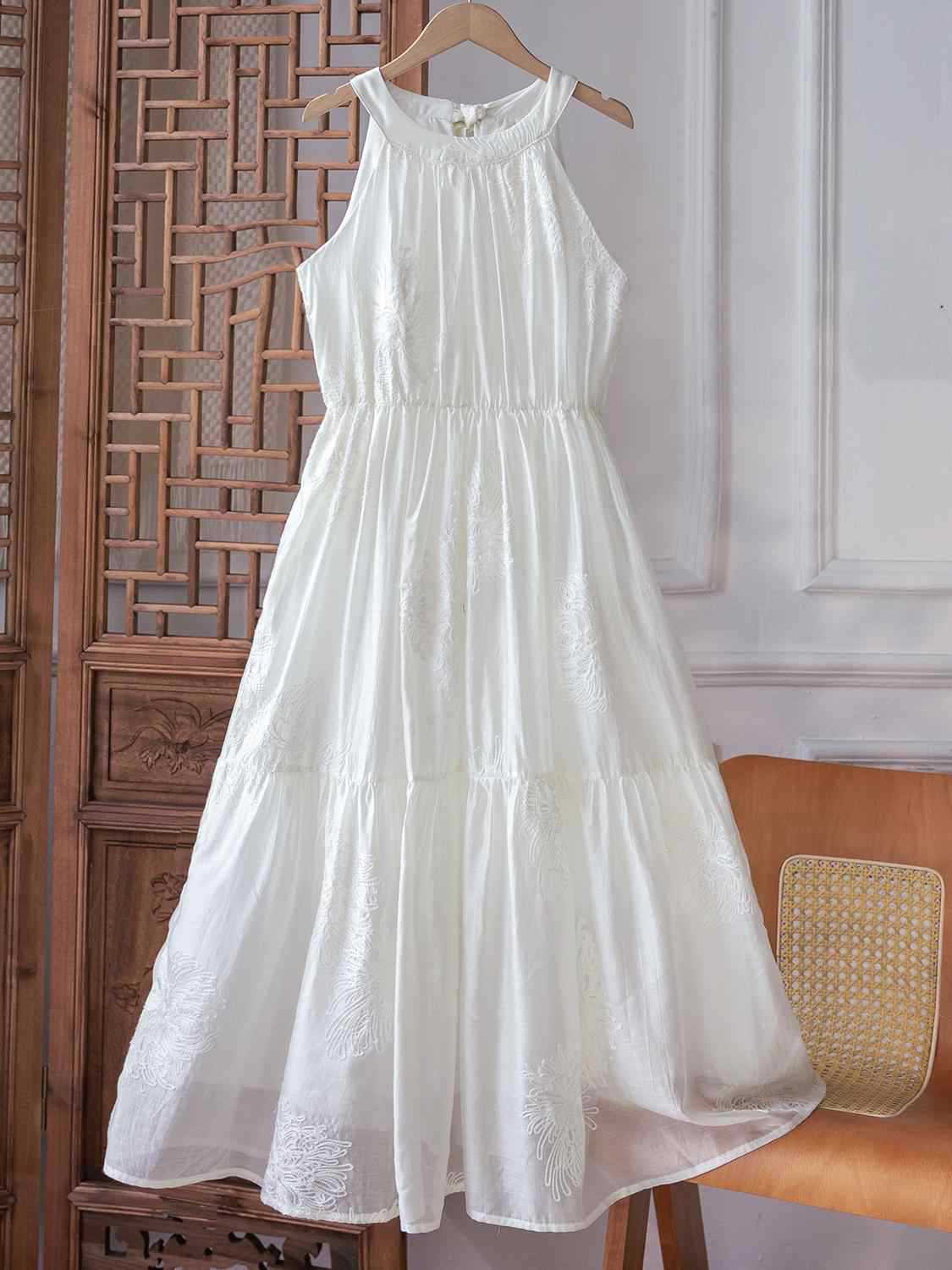 Neck Hanging French Tea Break Shoulder dress Summer Women's Sleeveless Embroidered Seaside Travel Dress Yunnan Tie-Dyeable