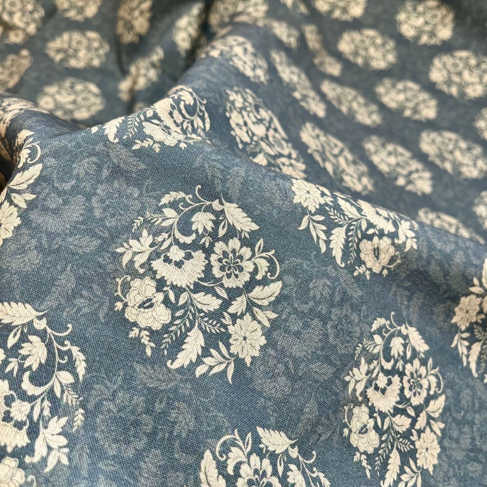 Picture of Retro Tuanhua in stock Supply Cotton 20 Cotton Linen Fabric Digital Printing Children's Shirt Hanfu Fabric