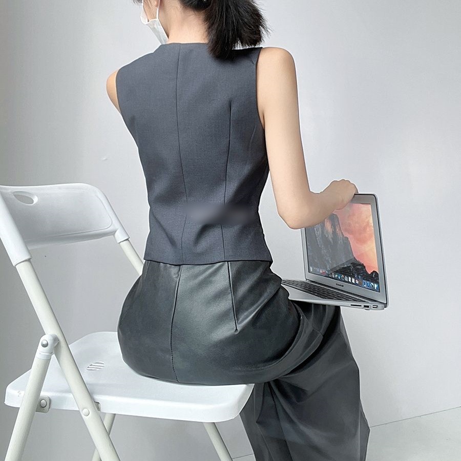 Picture of Crazy Heart Grey Slim-fit Sleeveless Suit Vest Jacket Women's Spring and Summer Short Navel V-neck Vest Top