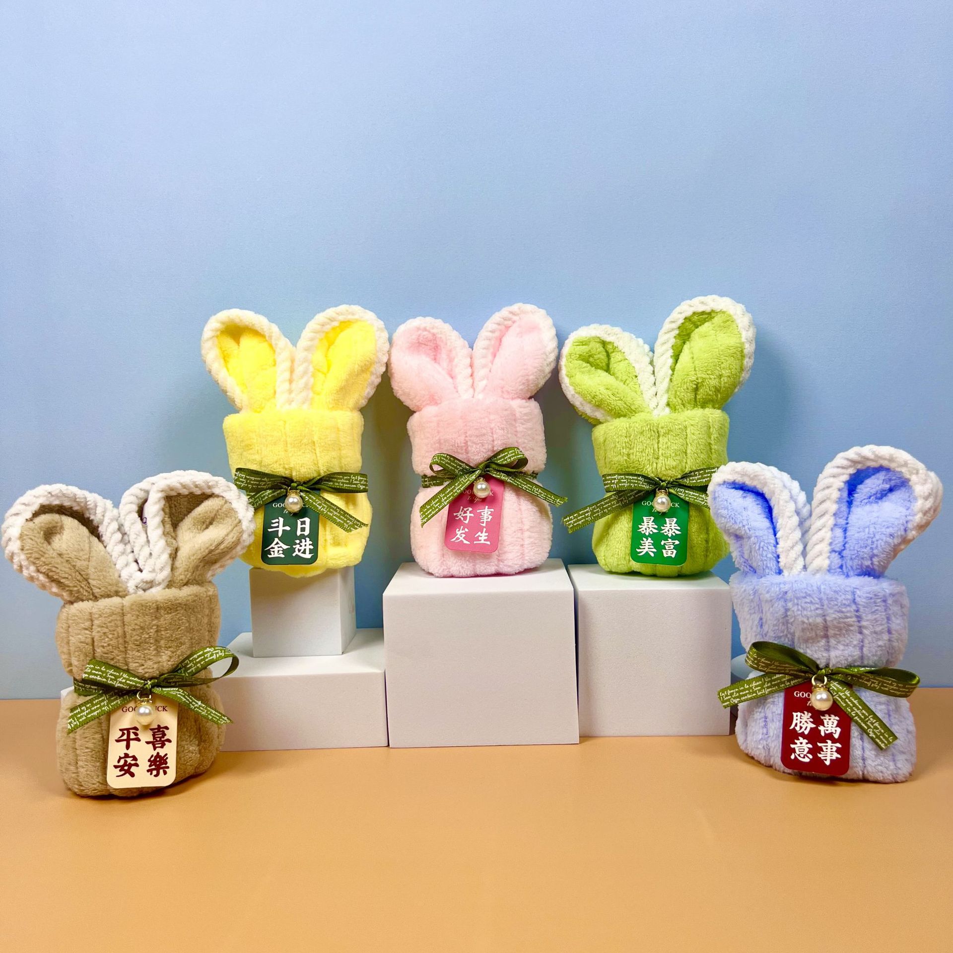 Picture of Hand gift rabbit shape towel cute birthday gift wedding gift kindergarten opening creative small gift
