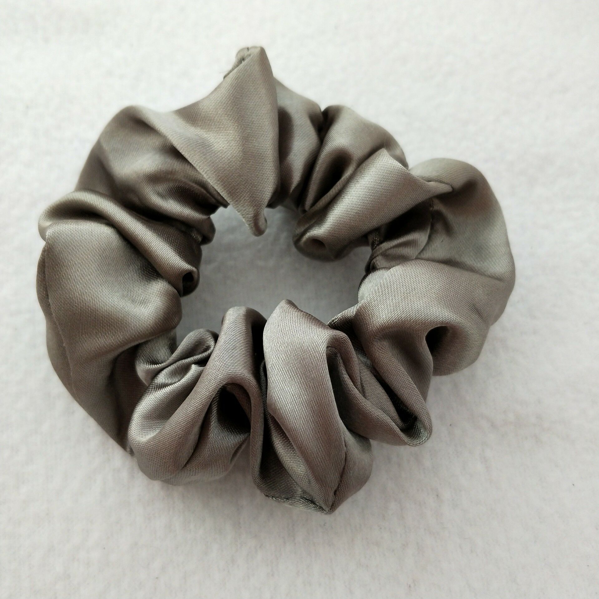Picture of Cross-Border Amazon Satin Fabric Satin Scrunchie for Women, High-End Bun Hair Tie