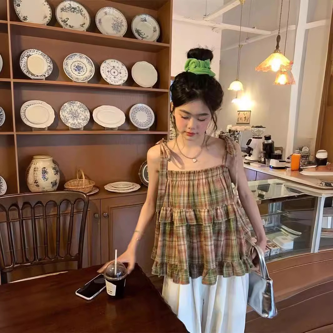 Picture of Sweet Girl's Wear Retro Lace-Up Square Collar Vest Fresh Plaid Doll Shirt Short Sweet Cool Sling Top