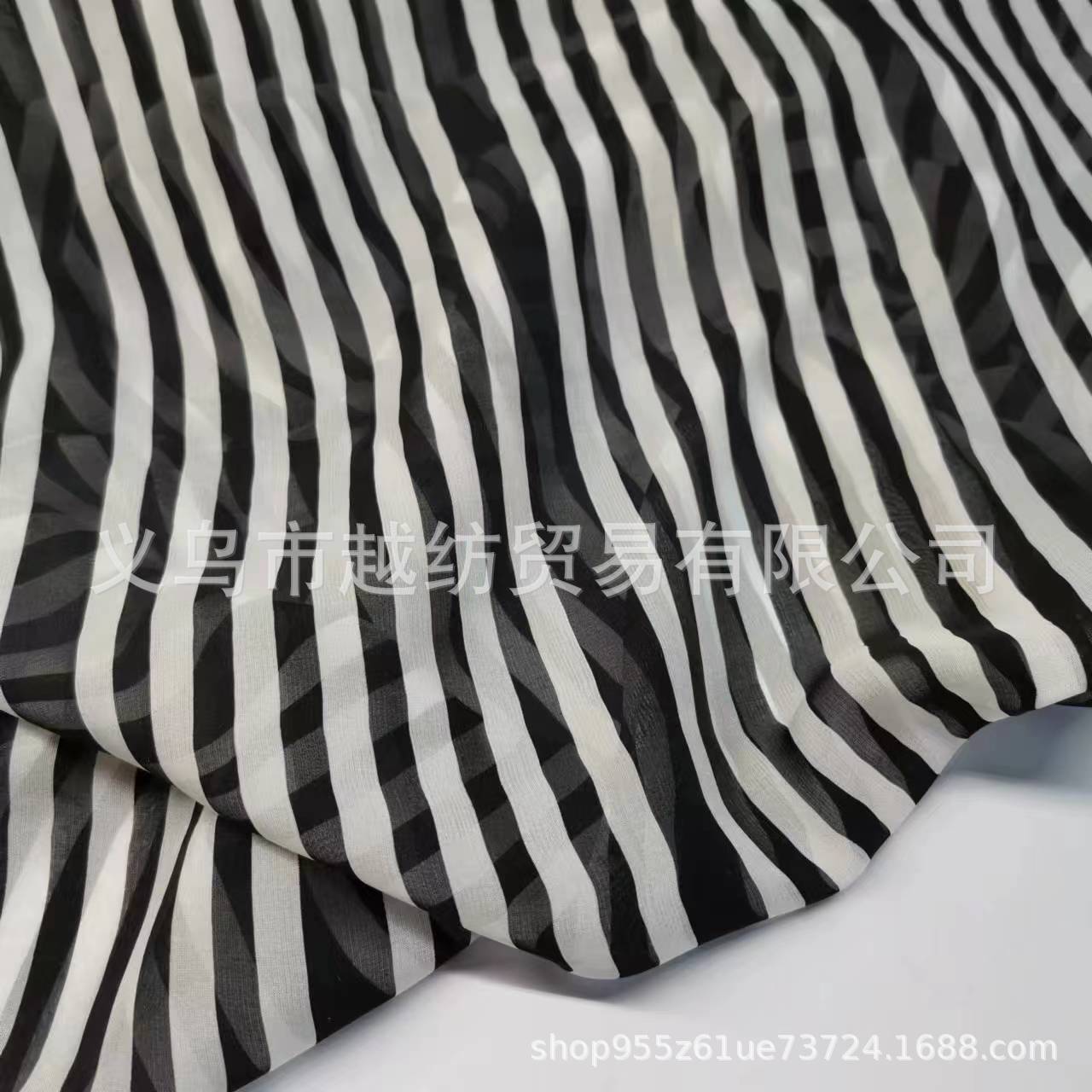 Picture of 100% Silk Stripesd Wide Chiffon Fabric 7mm Silk Chiffon Dress Silk Scarf Fabric