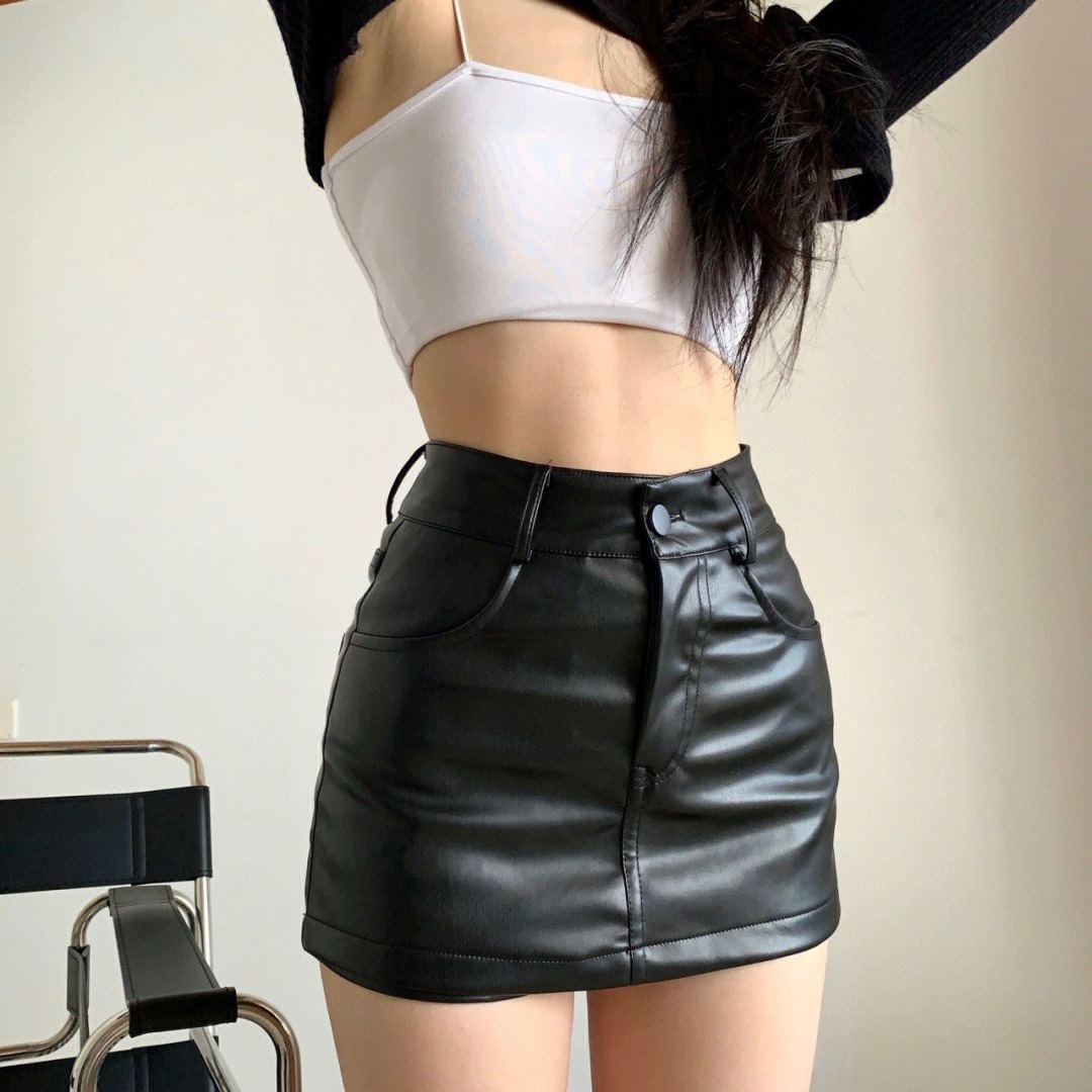 Black Versatile High Waist PU Leather Pants Women's 2024 Autumn New Slimming High-end Light Luxury Short Skirt Skirt for Outer Wear