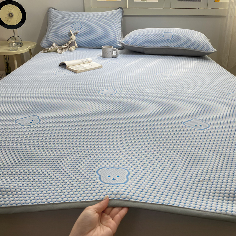 Picture of Cool Ice bean summer mat three-piece bed cover summer air conditioning soft mat student dormitory single mat machine washable