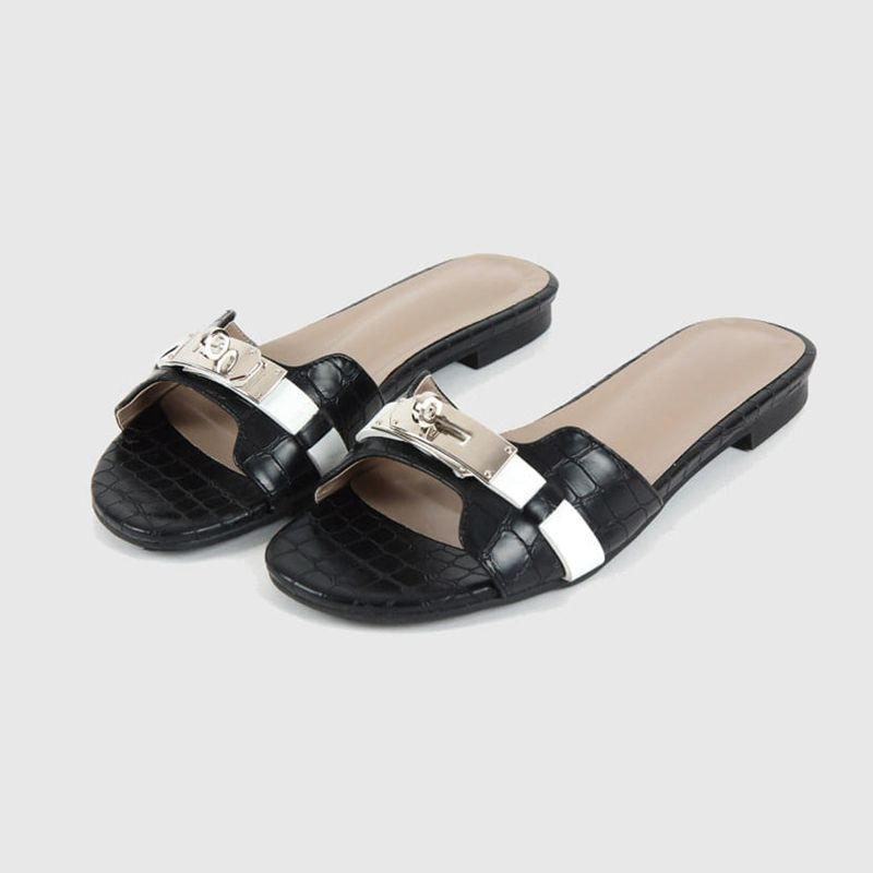 2024 Summer New Korean Style Casual All-match Niche Independent Design Metal Decorative Color Matching Slippers