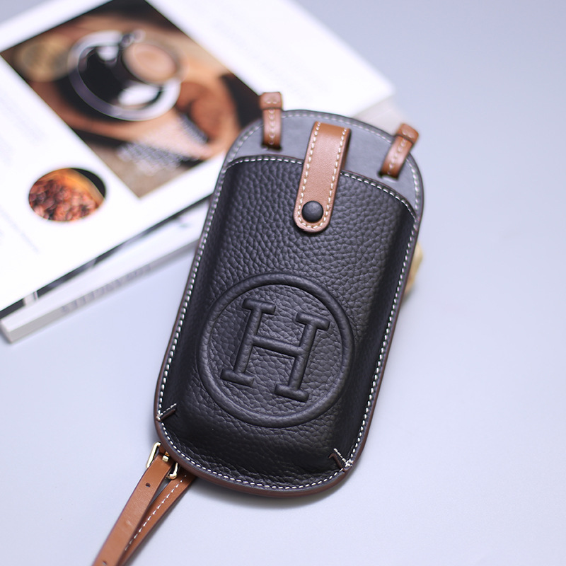 2023 Hot Style Genuine Leather Mobile Phone Bag Women's New Trendy Fashion Super Hot Crossbody Packaging Mobile Phone Small Bag Western Style Lightweight