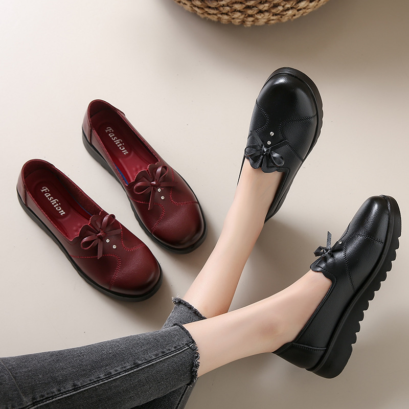 Genuine Leather Mother Shoes Spring and Autumn Women's Single-layer Shoes Non-slip Leather Shoes Flat Women's Shoes Middle-aged and Elderly Casual Shoes Comfortable Black Work Shoes