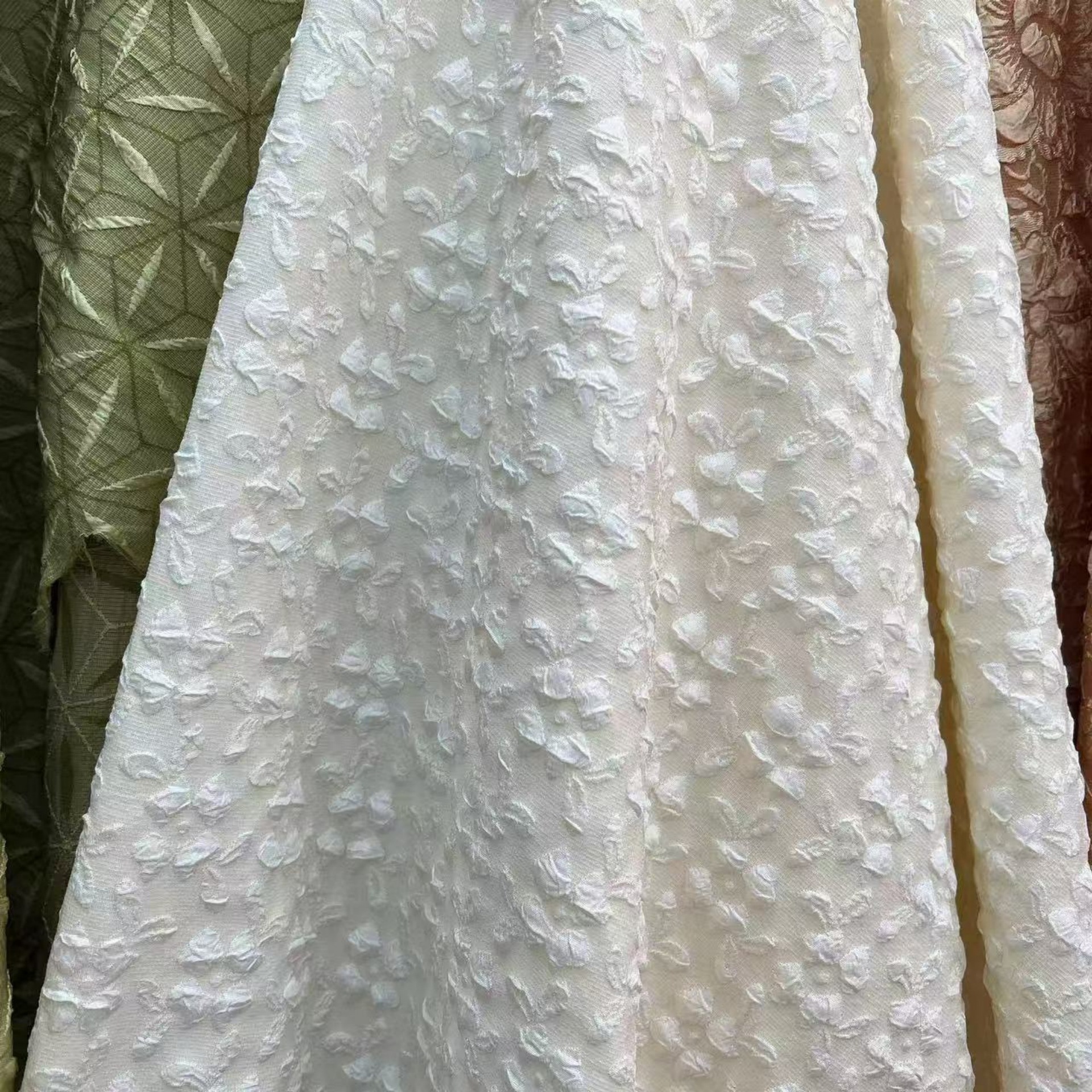 Picture of New Chinese Style Fabric Stereo Radish Flower Embossed Jacquard Fabric Spring and Summer Women's Dress Suit Fabric