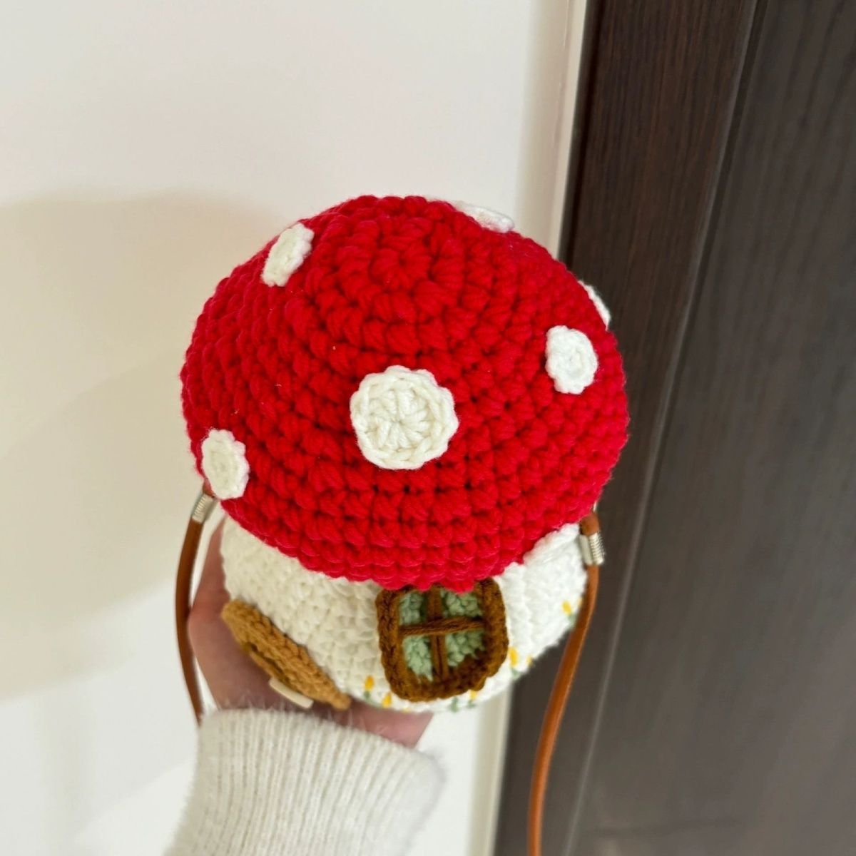Picture of Yarn crochet mushroom house bag hand-knitted DIY material bag cute change shoulder crossbody beginner beginner