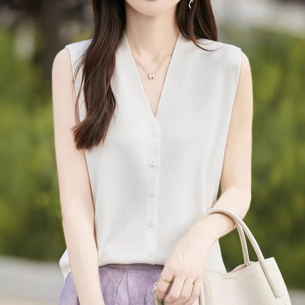2025 New Summer Women's Sleeveless Cardigan Vest Ice Silk Thin Outer Wear Simple Button Sleeveless Top Vest