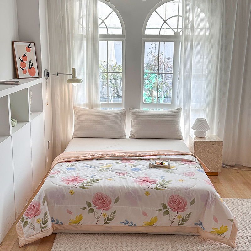 Picture of Class A double-sided cotton summer quilt air conditioning quilt 100 cotton summer quilt single-pair machine washable summer thin quilt wholesale