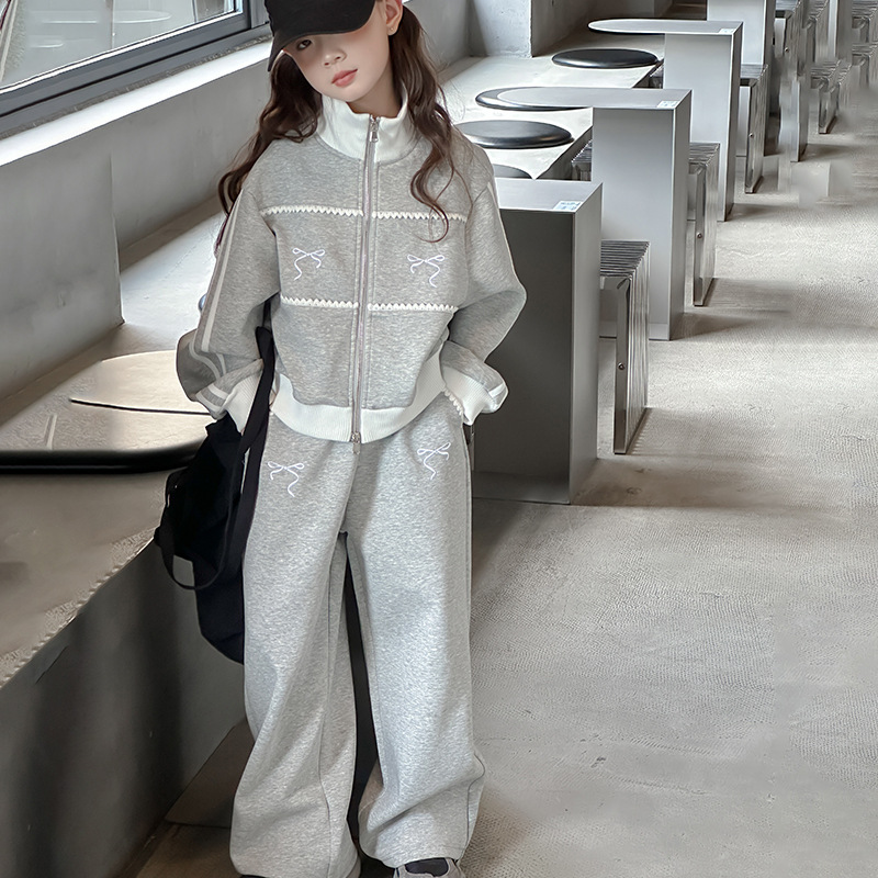Picture of Girls' Autumn Fashion Sports Two-Piece Set for Older Children 2025 New Stylish Stand Collar Cardigan Wide-Leg Pants Trendy