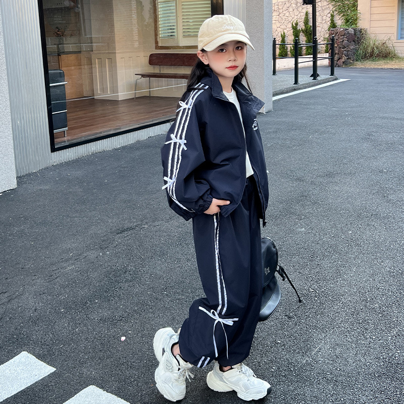 Picture of Girls' suit 2025 Spring and Autumn New Children's Korean-style Jacket Casual Pants Trousers Autumn Two-piece Set