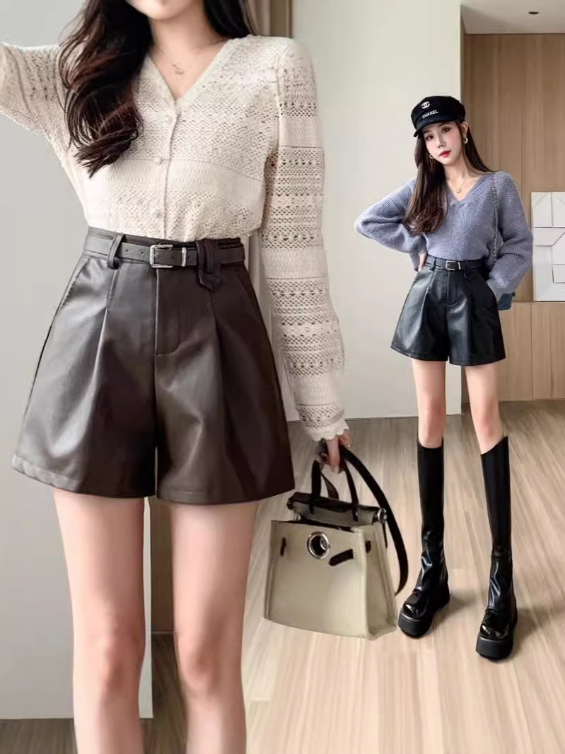 Casual Black PU Leather Shorts Women's 2024 Autumn and Winter New Shorts Design Sense High Waist Slimming Wide Leg Base Boots Pants