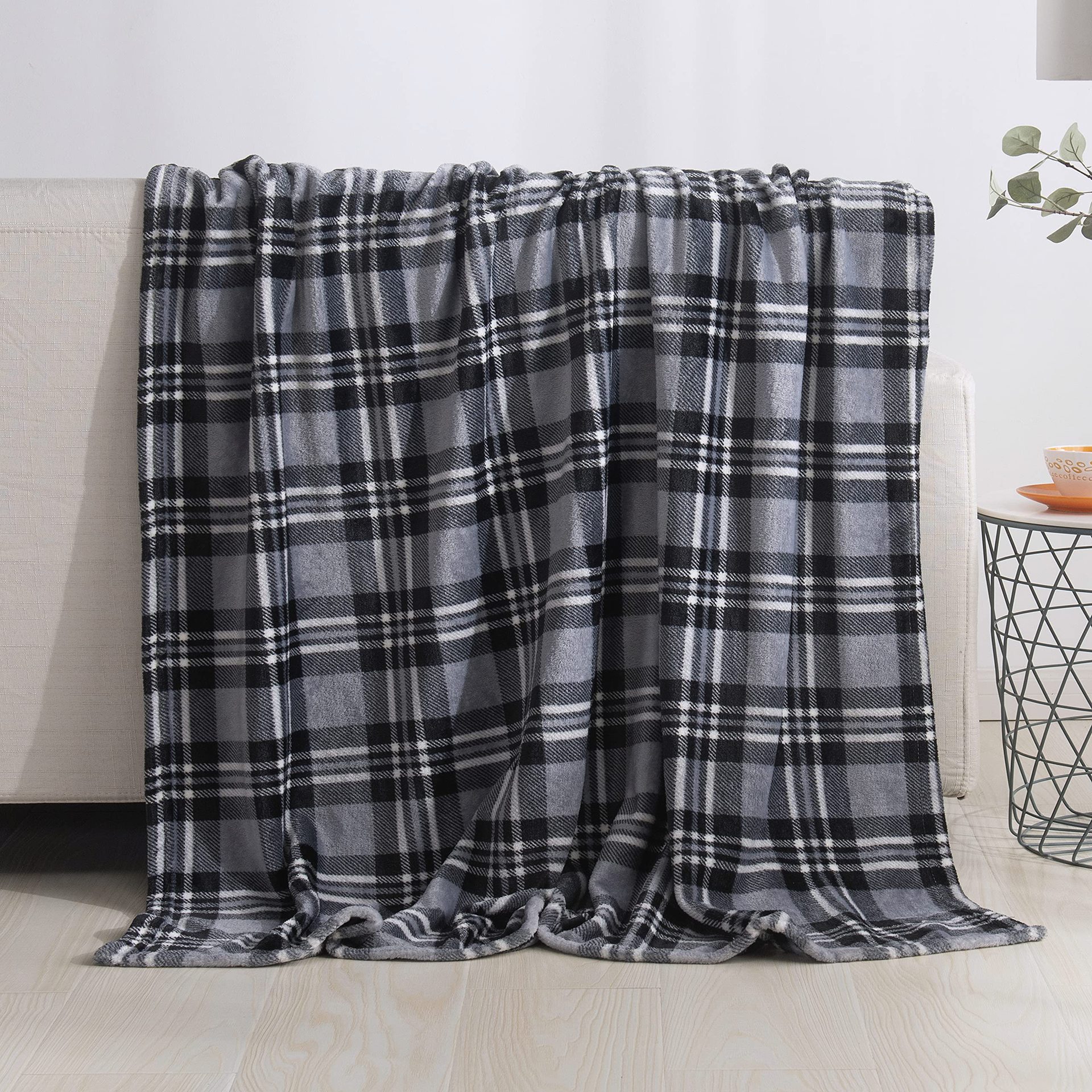 Picture of Christmas atmosphere winter snowman blanket soft and comfortable flannel warm home essential blanket holiday gift