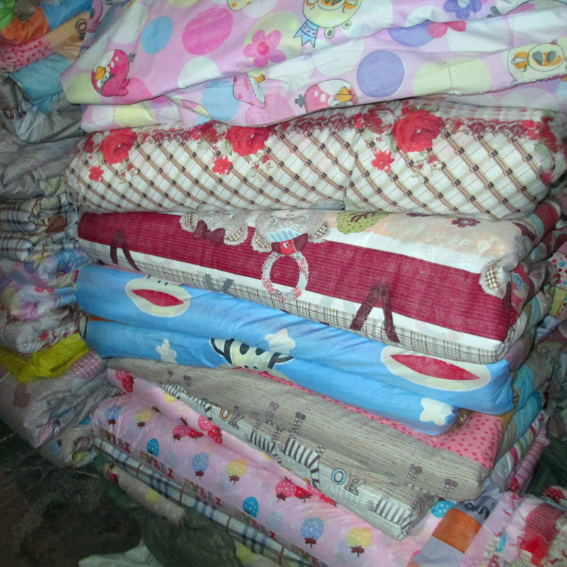 Picture of Used Bedding, Old Bed Sheets, Duvet Covers, Blankets, Curtain Fabric, Doll Manufacturer Inventory, Cross-Border Wholesale, Cross-Border Export