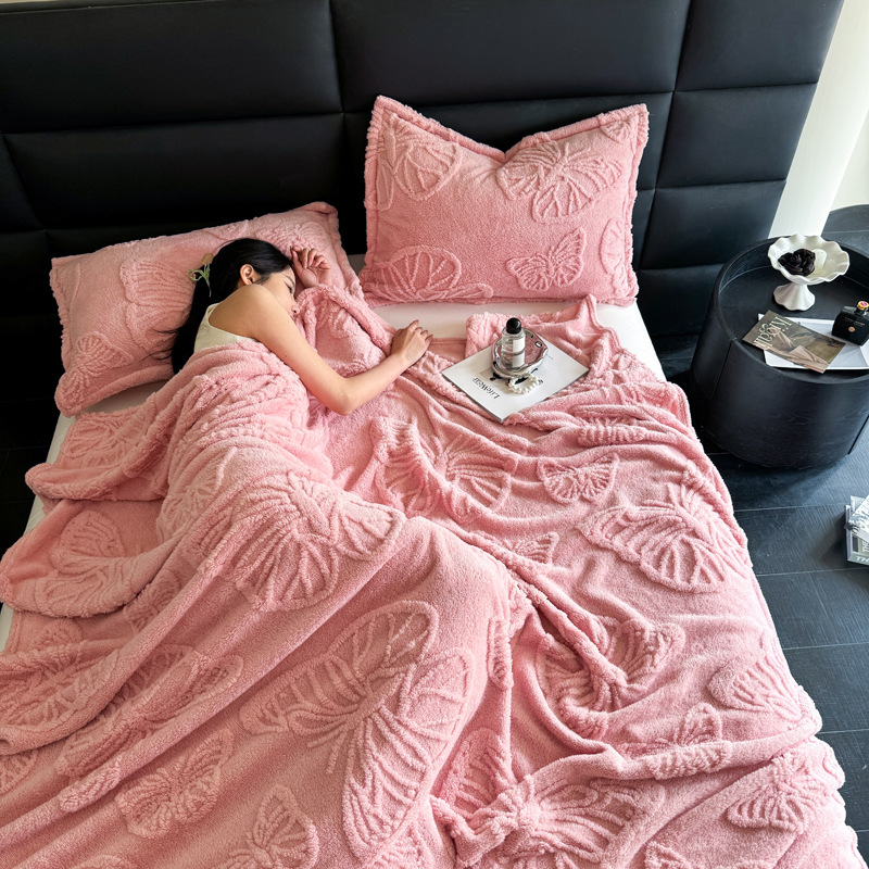 Picture of Taff velvet blanket butterfly nap blanket flannel blanket gift blanket air conditioning blanket foreign trade blanket wholesale