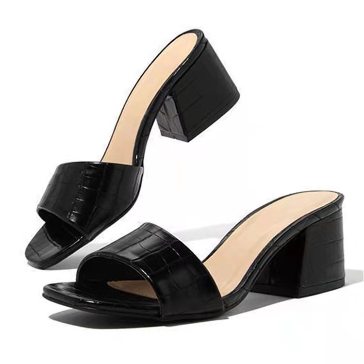 Picture of Wish European and American fashion foreign trade plus size women's shoes 2023 new summer set feet thick heel sandals women